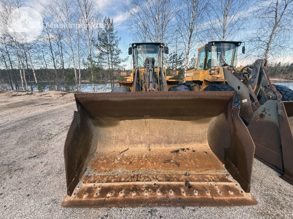 Volvo L 120 C - Utovarivač na kotačima: slika Volvo L 120 C - Utovarivač na kotačima Volvo L 120 C - Utovarivač na kotačima: slika Volvo L 120 C - Utovarivač na kotačima