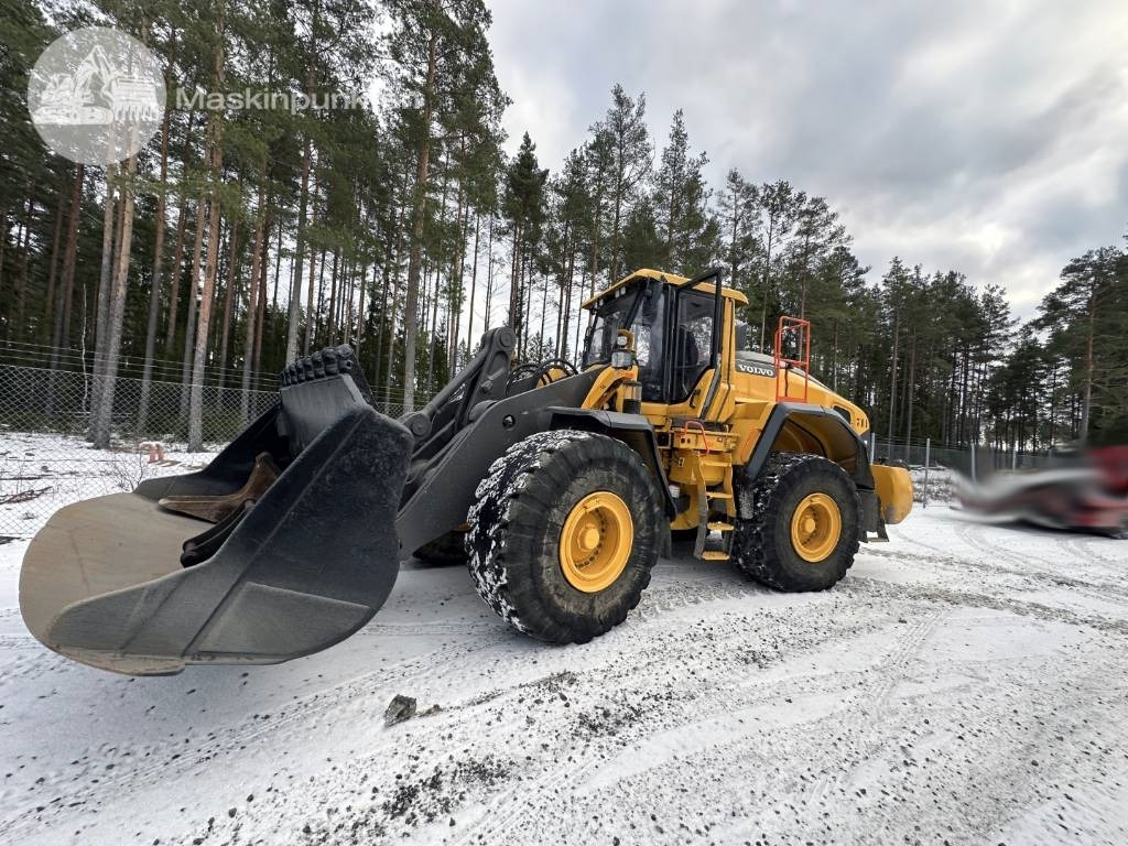 Volvo L 180 H - Utovarivač na kotačima: slika Volvo L 180 H - Utovarivač na kotačima Volvo L 180 H - Utovarivač na kotačima: slika Volvo L 180 H - Utovarivač na kotačima