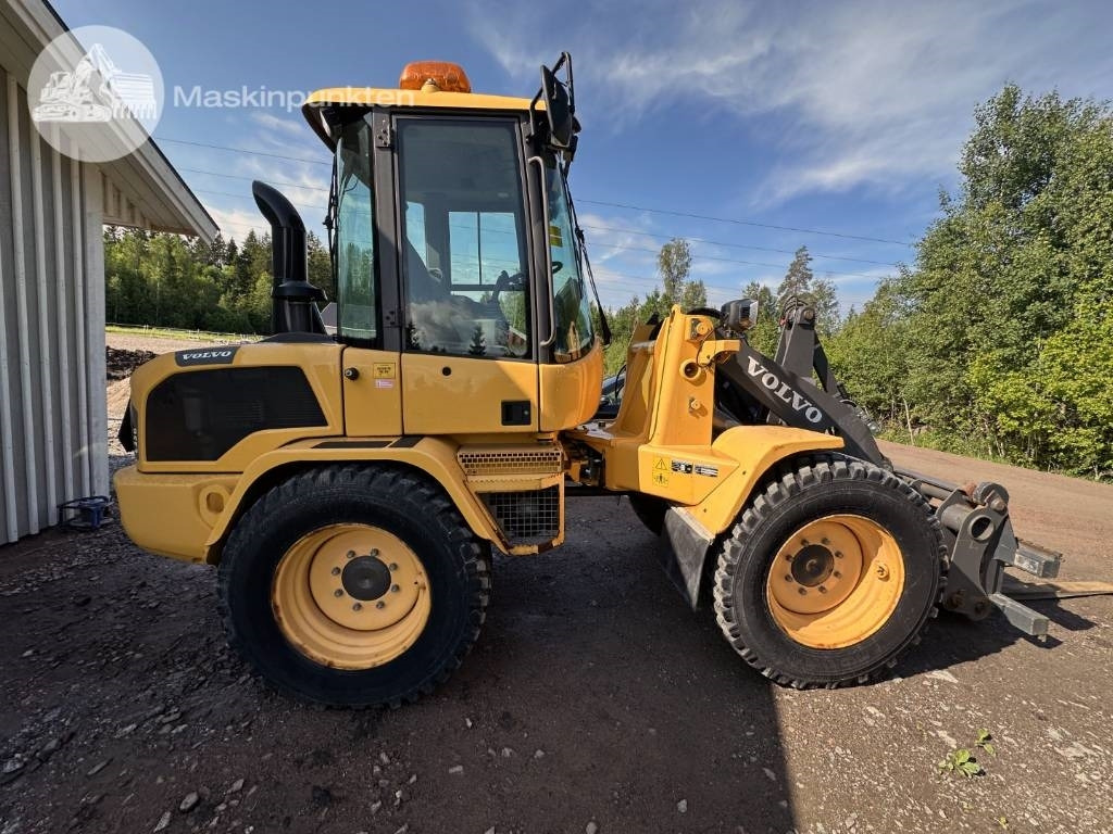 Volvo L 35 G - Utovarivač na kotačima: slika Volvo L 35 G - Utovarivač na kotačima Volvo L 35 G - Utovarivač na kotačima: slika Volvo L 35 G - Utovarivač na kotačima