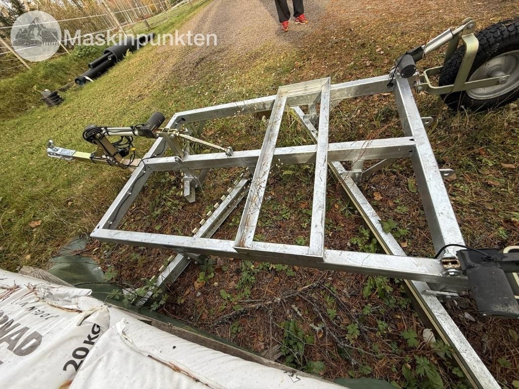 Građevinska oprema Ystad maskiner YVP 165T vägsladd: slika Građevinska oprema Ystad maskiner YVP 165T vägsladd