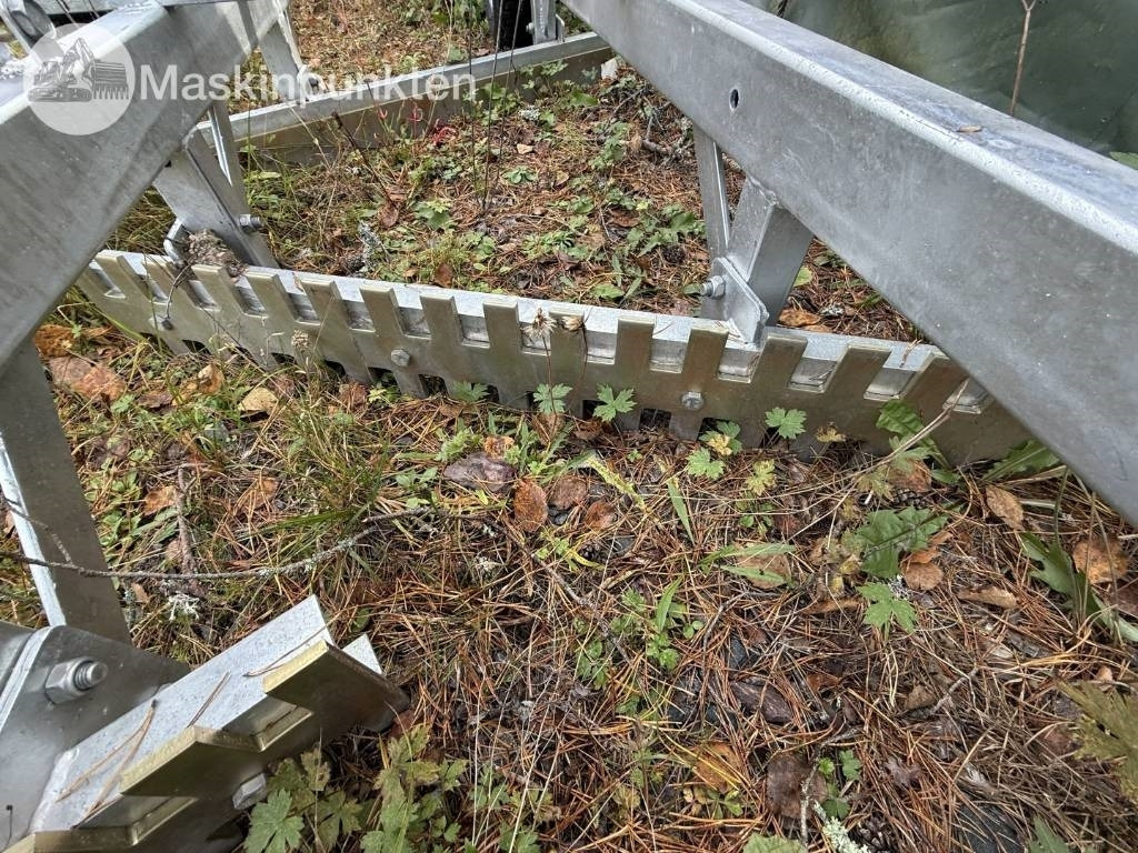 Građevinska oprema Ystad maskiner YVP 165T vägsladd: slika Građevinska oprema Ystad maskiner YVP 165T vägsladd