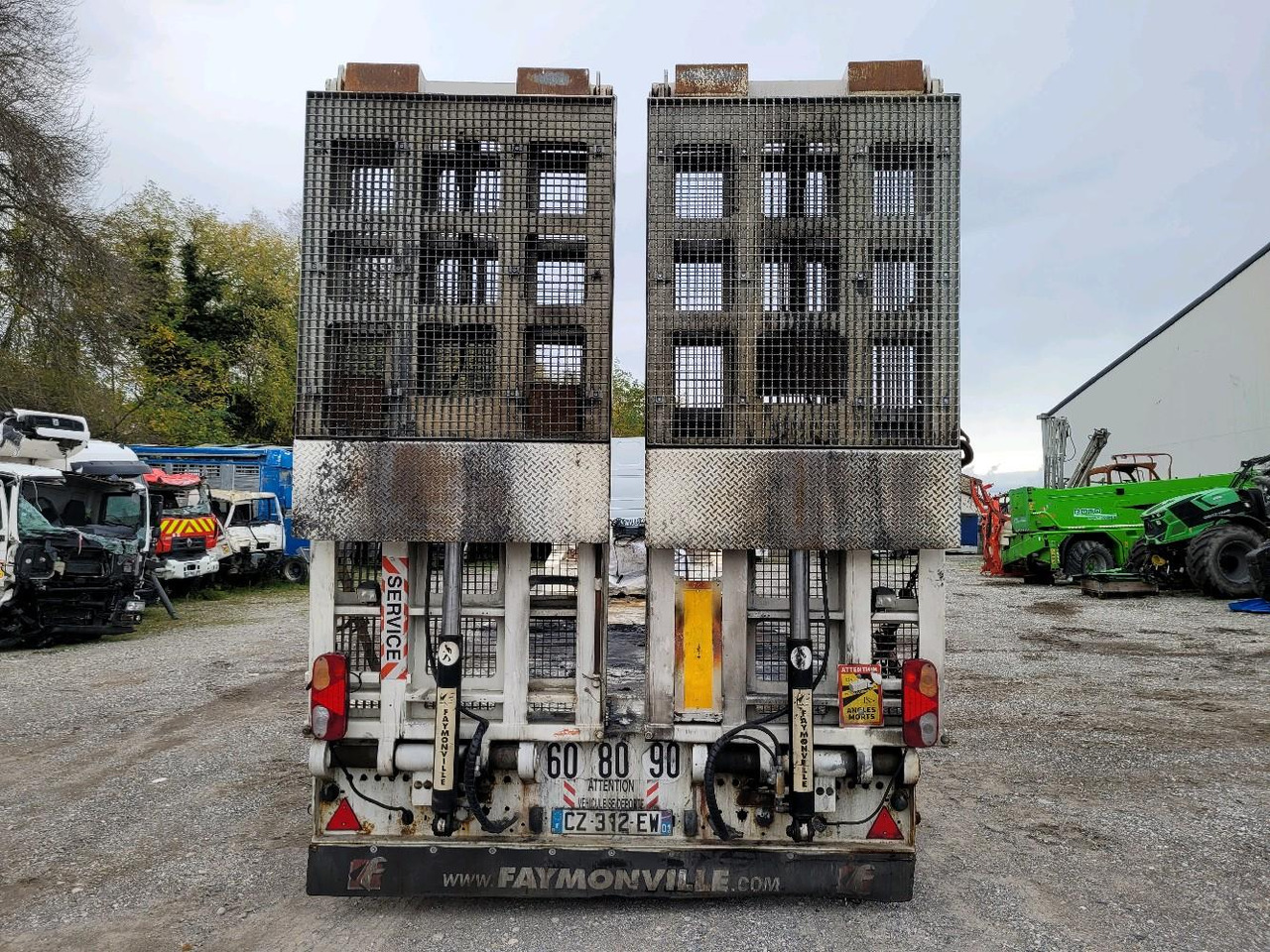 FAYMONVILLE FAYONWILL MULTIMAX - Poluprikolica s niskim utovarivačem: slika FAYMONVILLE FAYONWILL MULTIMAX - Poluprikolica s niskim utovarivačem FAYMONVILLE FAYONWILL MULTIMAX - Poluprikolica s niskim utovarivačem: slika FAYMONVILLE FAYONWILL MULTIMAX - Poluprikolica s niskim utovarivačem