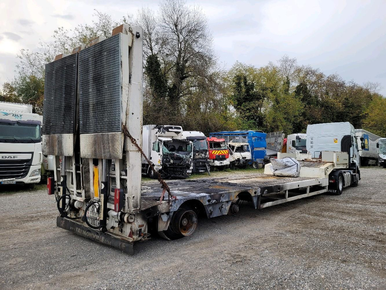 FAYMONVILLE FAYONWILL MULTIMAX - Poluprikolica s niskim utovarivačem: slika FAYMONVILLE FAYONWILL MULTIMAX - Poluprikolica s niskim utovarivačem FAYMONVILLE FAYONWILL MULTIMAX - Poluprikolica s niskim utovarivačem: slika FAYMONVILLE FAYONWILL MULTIMAX - Poluprikolica s niskim utovarivačem