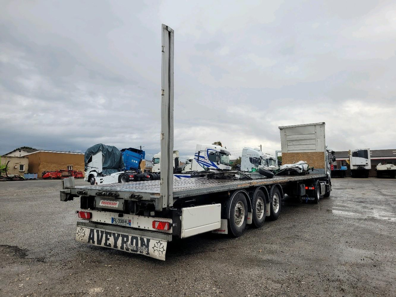 FRUEHAUF SEMI 3 ESSIEUX SAVOYARD FKSRT4 - Poluprikolica plato/ Otvoreni sanduk: slika FRUEHAUF SEMI 3 ESSIEUX SAVOYARD FKSRT4 - Poluprikolica plato/ Otvoreni sanduk FRUEHAUF SEMI 3 ESSIEUX SAVOYARD FKSRT4 - Poluprikolica plato/ Otvoreni sanduk: slika FRUEHAUF SEMI 3 ESSIEUX SAVOYARD FKSRT4 - Poluprikolica plato/ Otvoreni sanduk
