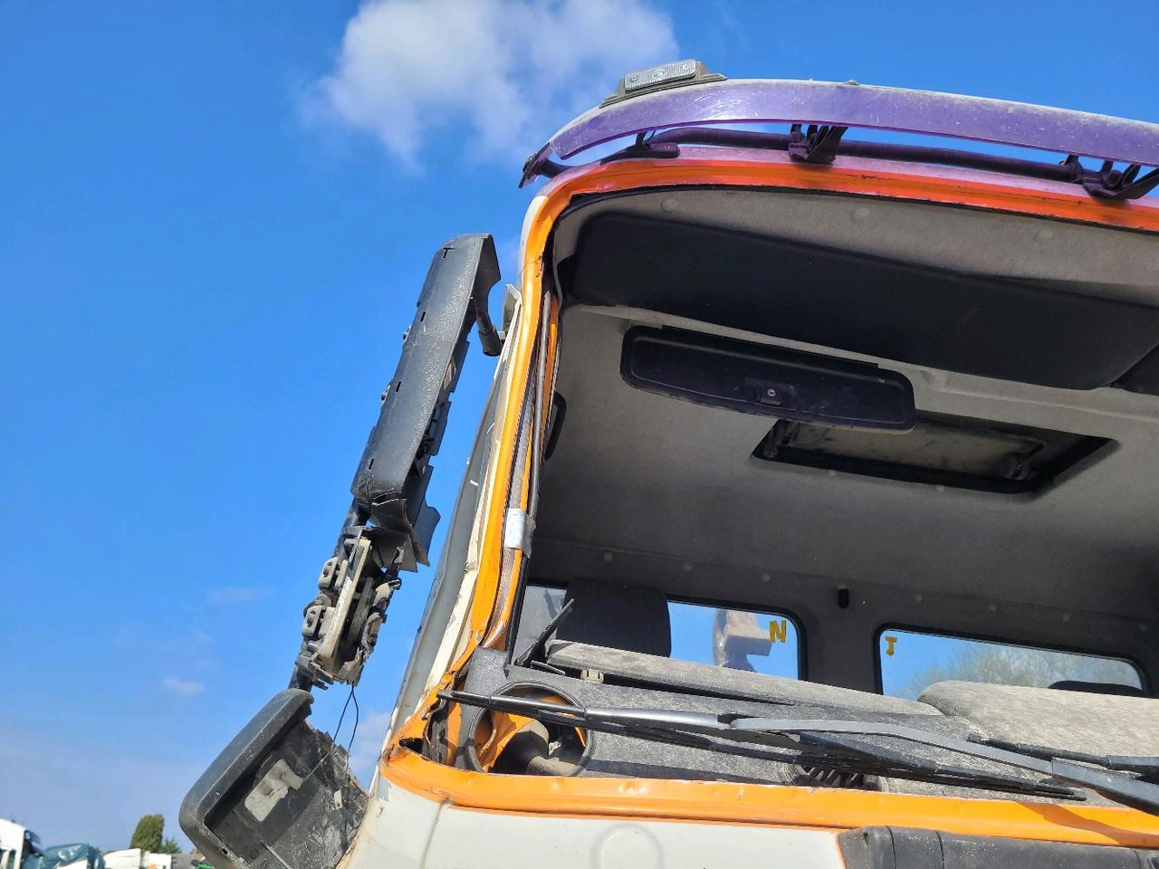Transporter kontejnera/ Kamion s izmjenjivim sanducima MN FE360A POLYBENNE 8X4: slika Transporter kontejnera/ Kamion s izmjenjivim sanducima MN FE360A POLYBENNE 8X4