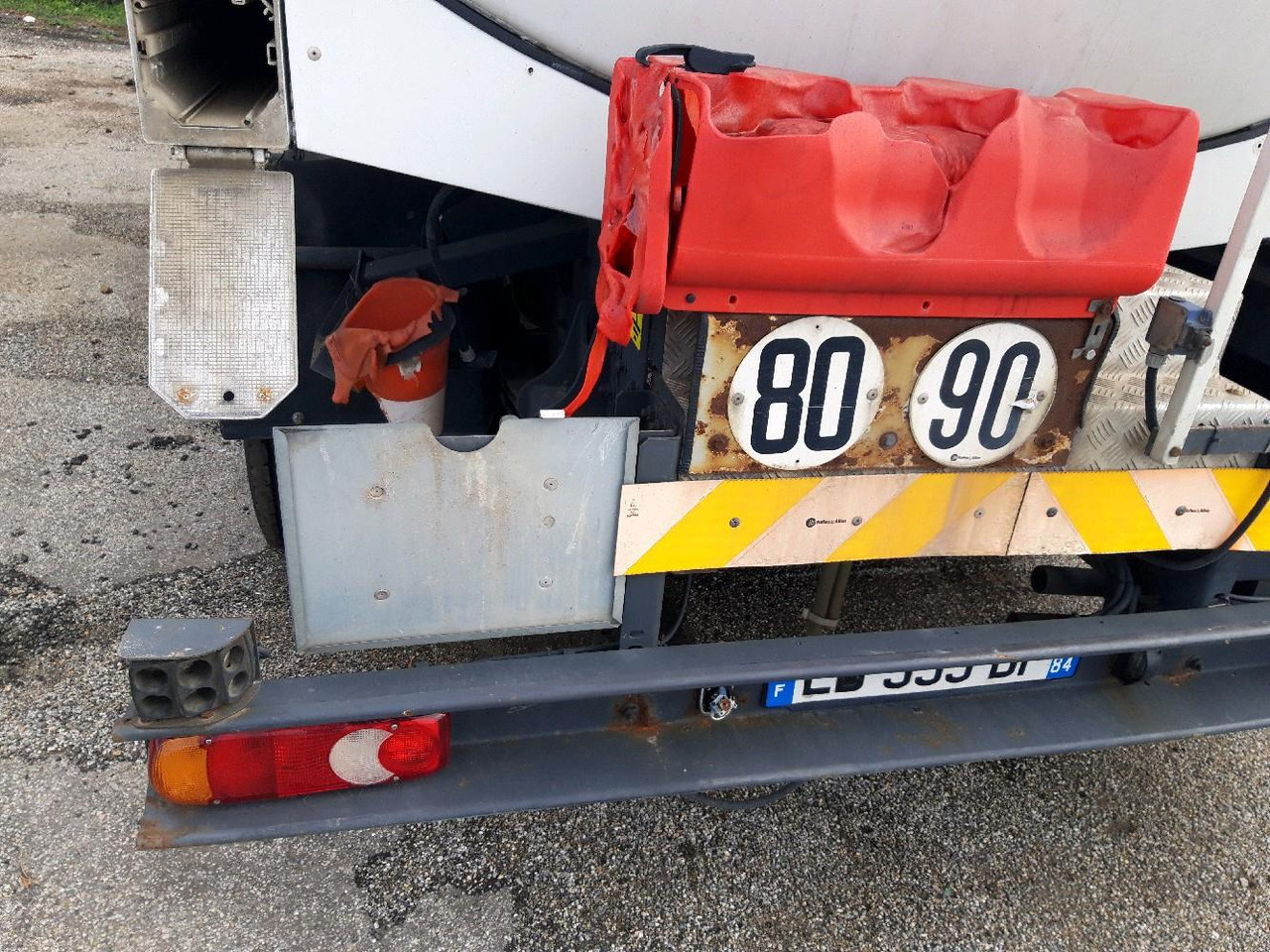 Zakup RENAULT MIDLUM CITERNE 7500 RENAULT MIDLUM CITERNE 7500: slika Zakup RENAULT MIDLUM CITERNE 7500 RENAULT MIDLUM CITERNE 7500