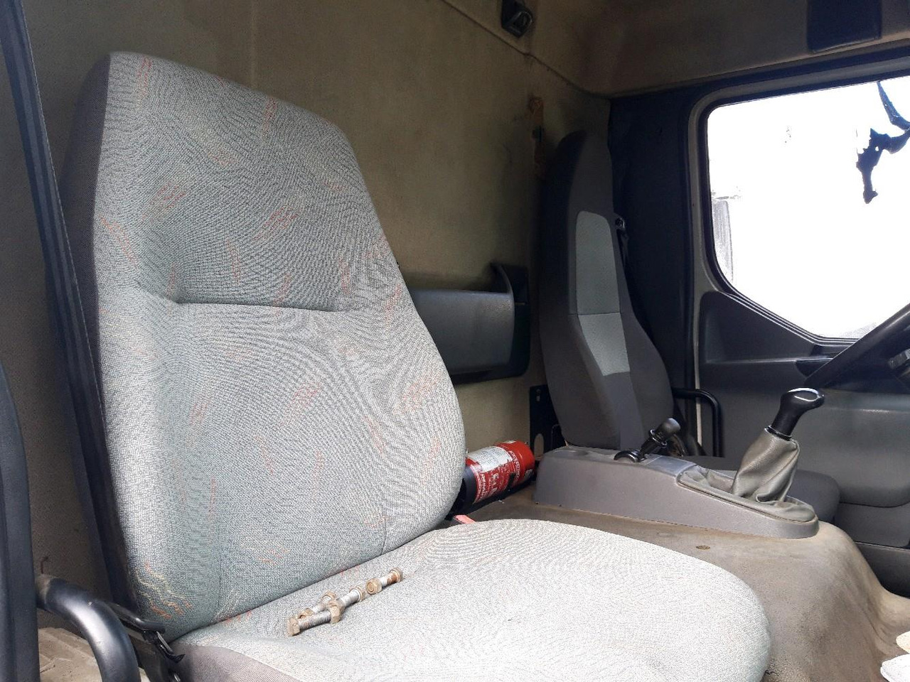 Zakup RENAULT MIDLUM CITERNE 7500 RENAULT MIDLUM CITERNE 7500: slika Zakup RENAULT MIDLUM CITERNE 7500 RENAULT MIDLUM CITERNE 7500