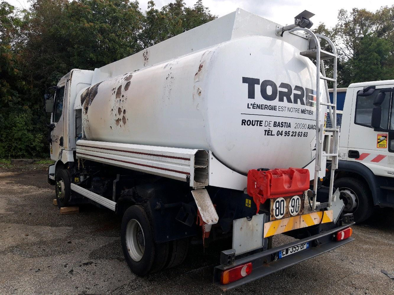 Zakup RENAULT MIDLUM CITERNE 7500 RENAULT MIDLUM CITERNE 7500: slika Zakup RENAULT MIDLUM CITERNE 7500 RENAULT MIDLUM CITERNE 7500
