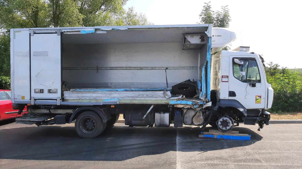RENAULT PORTEUR FRIGO D - Kamion hladnjača: slika RENAULT PORTEUR FRIGO D - Kamion hladnjača RENAULT PORTEUR FRIGO D - Kamion hladnjača: slika RENAULT PORTEUR FRIGO D - Kamion hladnjača