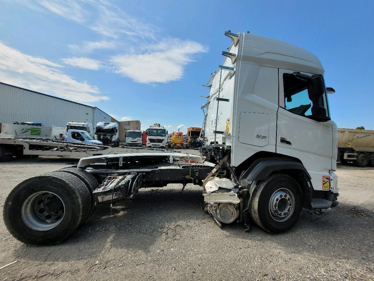 DAF NGD480 - Tegljač: slika DAF NGD480 - Tegljač DAF NGD480 - Tegljač: slika DAF NGD480 - Tegljač
