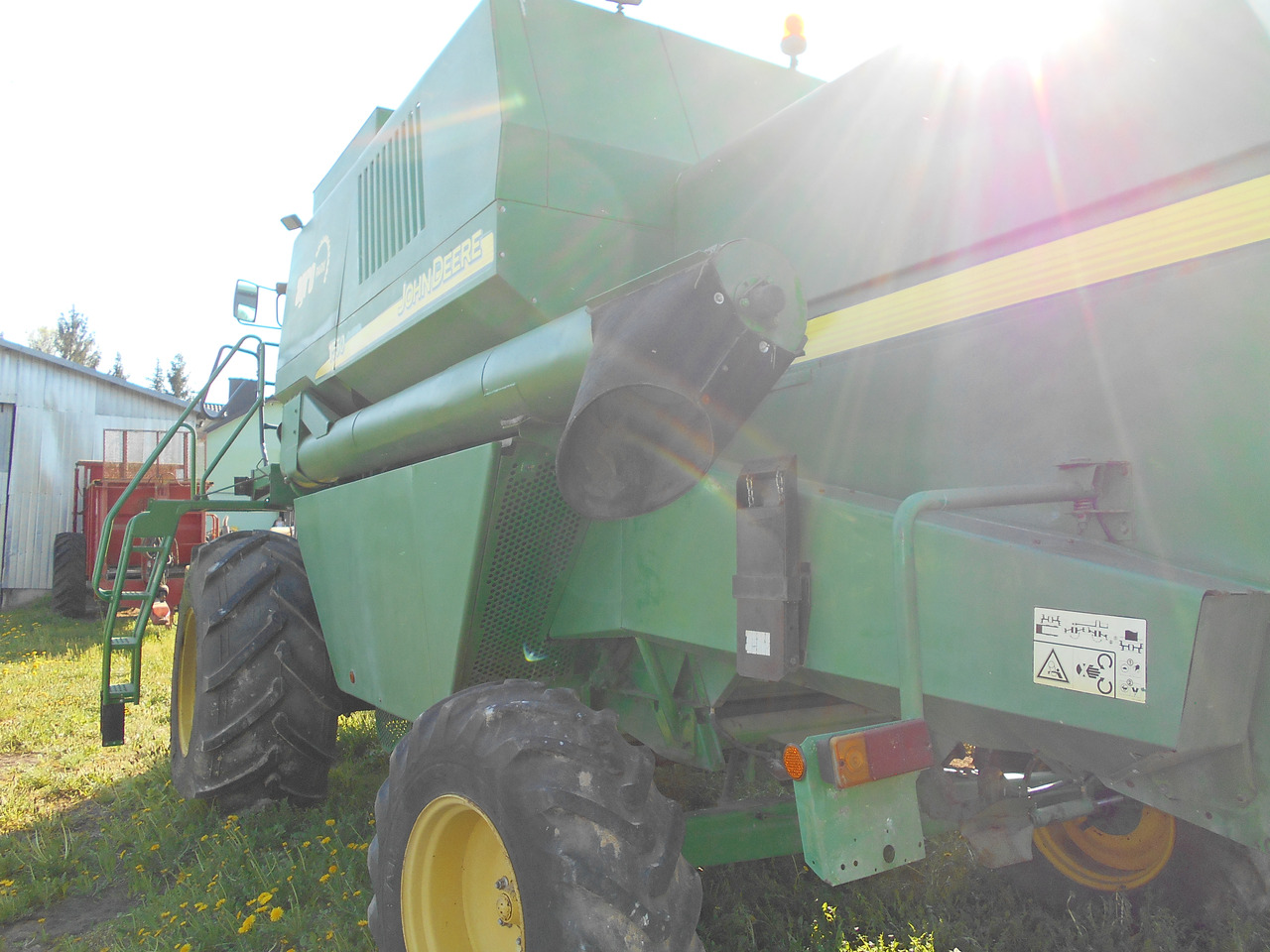 John Deere 1550 - Kombajn za žetvu: slika John Deere 1550 - Kombajn za žetvu John Deere 1550 - Kombajn za žetvu: slika John Deere 1550 - Kombajn za žetvu