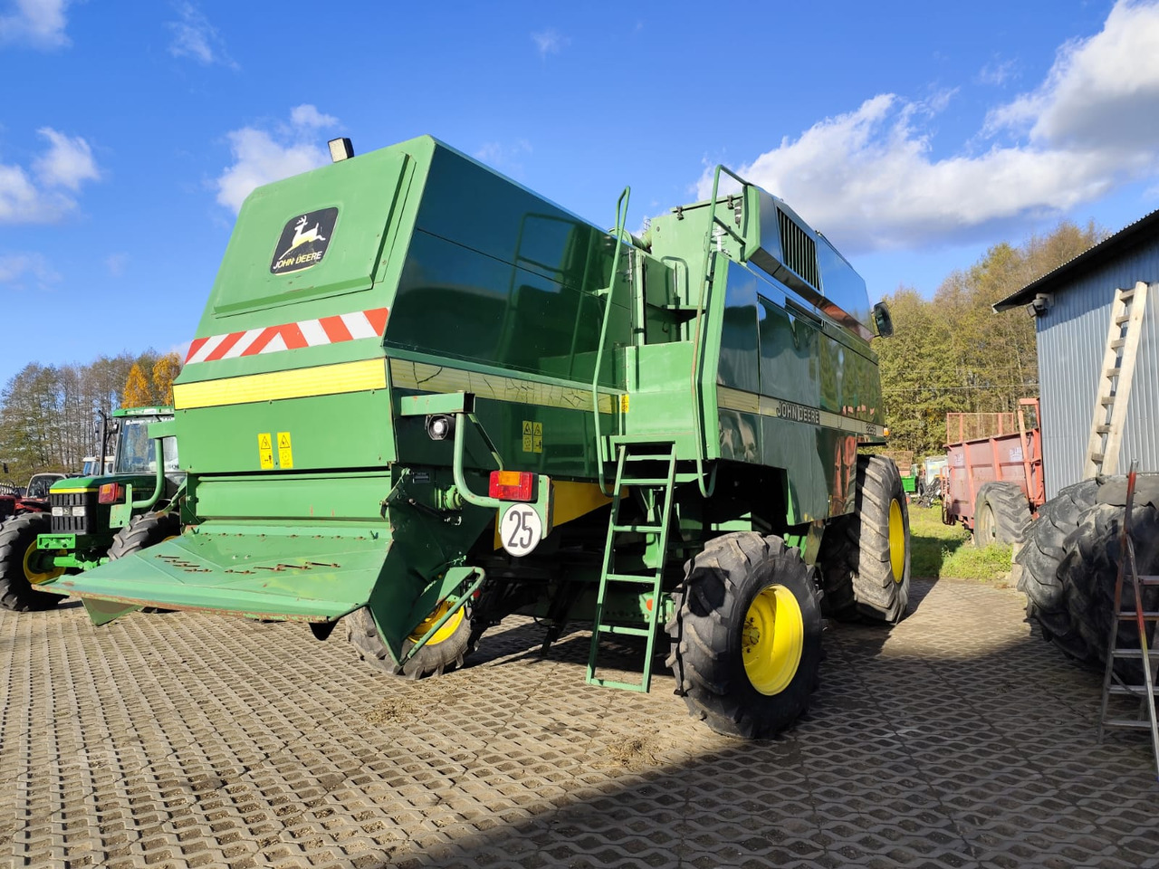 John Deere 2256 - Kombajn za žetvu: slika John Deere 2256 - Kombajn za žetvu John Deere 2256 - Kombajn za žetvu: slika John Deere 2256 - Kombajn za žetvu