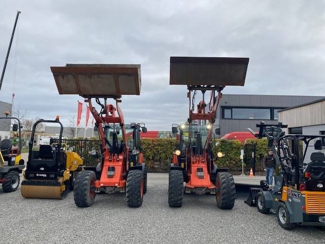 Kubota R 090 - Utovarivač na kotačima: slika Kubota R 090 - Utovarivač na kotačima Kubota R 090 - Utovarivač na kotačima: slika Kubota R 090 - Utovarivač na kotačima