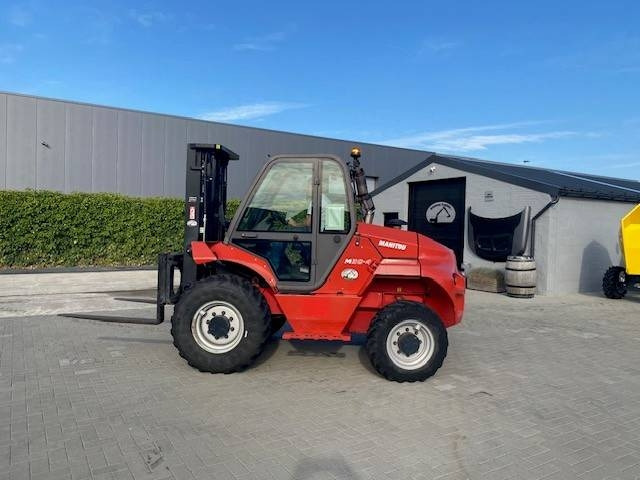 Manitou M 30.4 - Viličar za teške terene: slika Manitou M 30.4 - Viličar za teške terene Manitou M 30.4 - Viličar za teške terene: slika Manitou M 30.4 - Viličar za teške terene