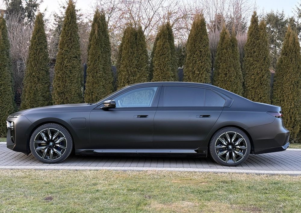 BMW Seria 7 - Limuzina: slika  BMW Seria 7 - Limuzina BMW Seria 7 - Limuzina: slika  BMW Seria 7 - Limuzina