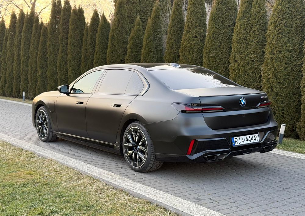 BMW Seria 7 - Limuzina: slika  BMW Seria 7 - Limuzina BMW Seria 7 - Limuzina: slika  BMW Seria 7 - Limuzina