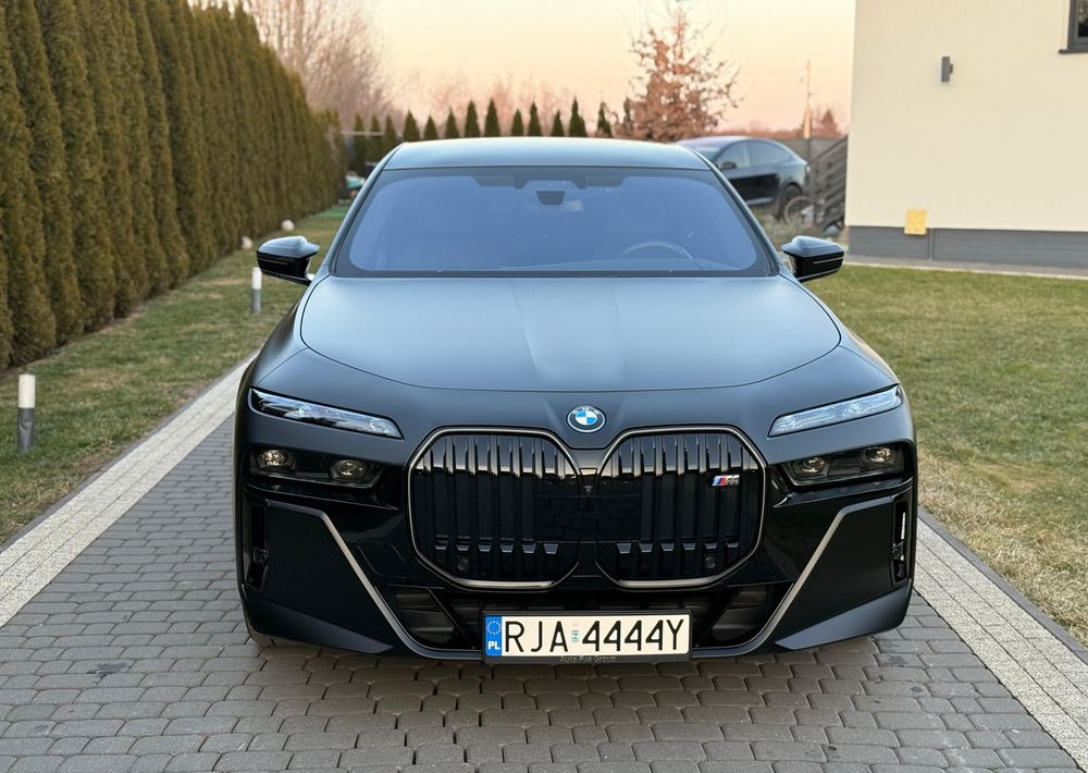BMW Seria 7 - Limuzina: slika  BMW Seria 7 - Limuzina BMW Seria 7 - Limuzina: slika  BMW Seria 7 - Limuzina