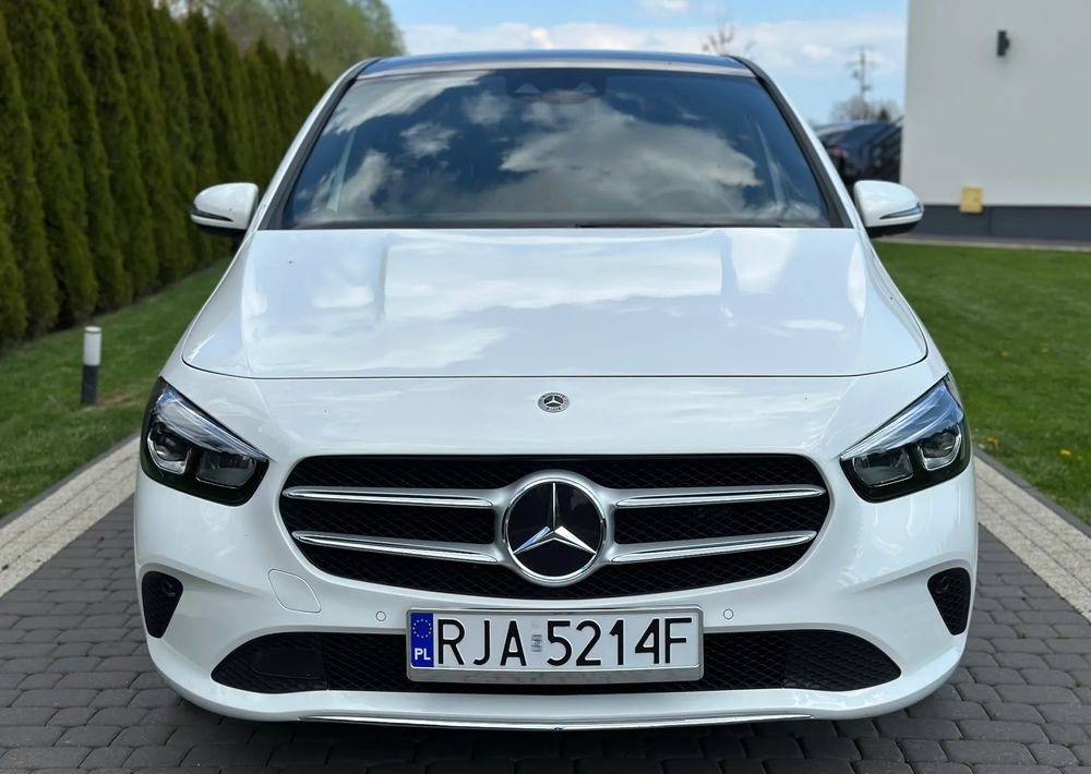 Mercedes-Benz Klasa B - Limuzina: slika  Mercedes-Benz Klasa B - Limuzina Mercedes-Benz Klasa B - Limuzina: slika  Mercedes-Benz Klasa B - Limuzina