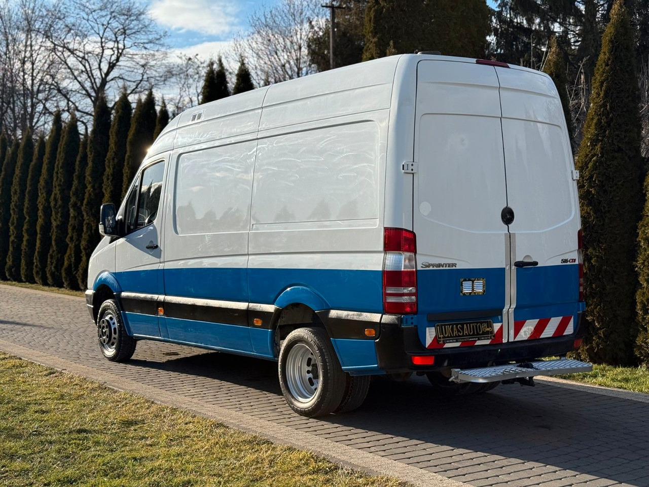 Mercedes-Benz SPRINTER 516 3,5 T FURGON - Furgon: slika Mercedes-Benz SPRINTER 516 3,5 T FURGON - Furgon Mercedes-Benz SPRINTER 516 3,5 T FURGON - Furgon: slika Mercedes-Benz SPRINTER 516 3,5 T FURGON - Furgon