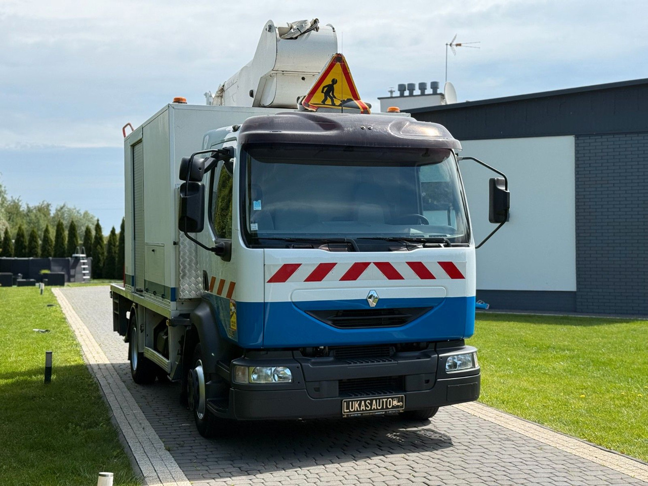 Renault MIDLUM 180 LIFT 18 M FRANCE ELEVATEUR - Podizna platforma montirana na kamion: slika Renault MIDLUM 180 LIFT 18 M FRANCE ELEVATEUR - Podizna platforma montirana na kamion Renault MIDLUM 180 LIFT 18 M FRANCE ELEVATEUR - Podizna platforma montirana na kamion: slika Renault MIDLUM 180 LIFT 18 M FRANCE ELEVATEUR - Podizna platforma montirana na kamion