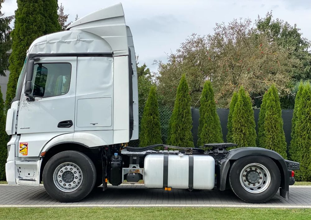 Mercedes-Benz ACTROS 1845 HYDRAULIKA - Tegljač: slika Mercedes-Benz ACTROS 1845 HYDRAULIKA - Tegljač Mercedes-Benz ACTROS 1845 HYDRAULIKA - Tegljač: slika Mercedes-Benz ACTROS 1845 HYDRAULIKA - Tegljač