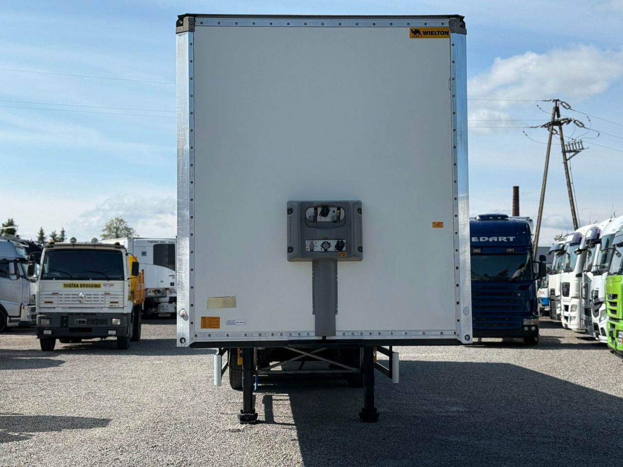 Wielton AXLE SAF BOX LIFTED AXLE - Poluprikolica sa zatvorenim sandukom: slika Wielton AXLE SAF BOX LIFTED AXLE - Poluprikolica sa zatvorenim sandukom Wielton AXLE SAF BOX LIFTED AXLE - Poluprikolica sa zatvorenim sandukom: slika Wielton AXLE SAF BOX LIFTED AXLE - Poluprikolica sa zatvorenim sandukom