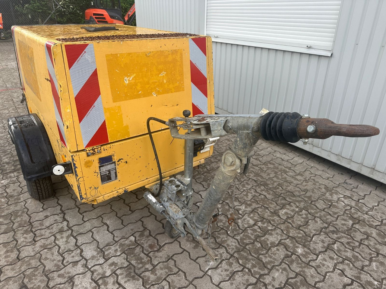 Compair C38 / DLT0406 Kompressor /1.978 H/ 7 Bar - Zračni kompresor: slika Compair C38 / DLT0406 Kompressor /1.978 H/ 7 Bar - Zračni kompresor Compair C38 / DLT0406 Kompressor /1.978 H/ 7 Bar - Zračni kompresor: slika Compair C38 / DLT0406 Kompressor /1.978 H/ 7 Bar - Zračni kompresor