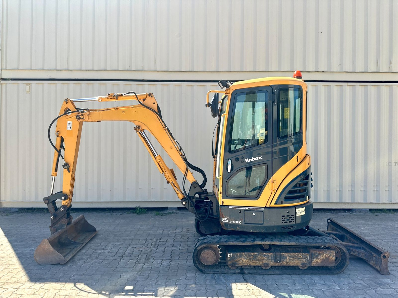 Hyundai Robex25Z-9AK / 2018 BJ / 2.962 H / 2.580 KG - Mini bager: slika Hyundai Robex25Z-9AK / 2018 BJ / 2.962 H / 2.580 KG - Mini bager Hyundai Robex25Z-9AK / 2018 BJ / 2.962 H / 2.580 KG - Mini bager: slika Hyundai Robex25Z-9AK / 2018 BJ / 2.962 H / 2.580 KG - Mini bager