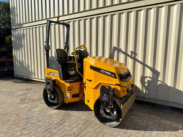 JCB CT260-120 / 2019 BJ / 751 H / 2.560 KG - Cestovni valjak: slika JCB CT260-120 / 2019 BJ / 751 H / 2.560 KG - Cestovni valjak JCB CT260-120 / 2019 BJ / 751 H / 2.560 KG - Cestovni valjak: slika JCB CT260-120 / 2019 BJ / 751 H / 2.560 KG - Cestovni valjak