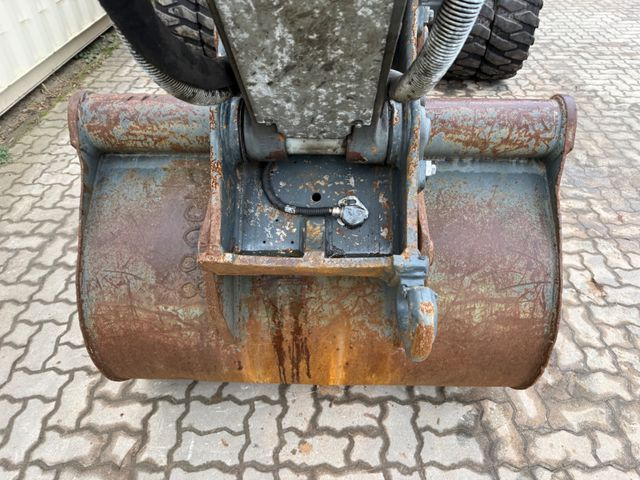 Bager na kotačima Liebherr A914 Compact / 2017 BJ / 9.979 H / OilQuick: slika Bager na kotačima Liebherr A914 Compact / 2017 BJ / 9.979 H / OilQuick