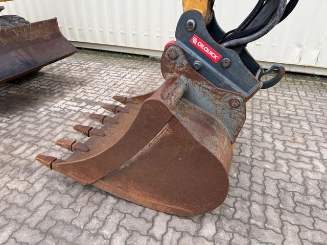 Bager na kotačima Liebherr A914 Compact / 2017 BJ / 9.979 H / OilQuick: slika Bager na kotačima Liebherr A914 Compact / 2017 BJ / 9.979 H / OilQuick