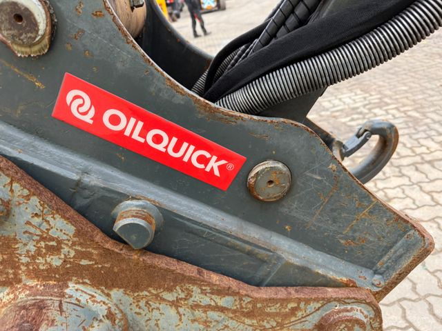 Bager na kotačima Liebherr A914 Compact / 2017 BJ / 9.979 H / OilQuick: slika Bager na kotačima Liebherr A914 Compact / 2017 BJ / 9.979 H / OilQuick