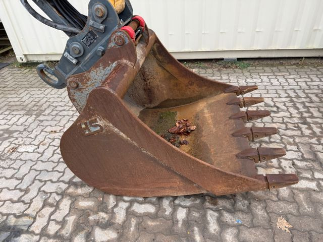 Bager na kotačima Liebherr A914 Compact / 2017 BJ / 9.979 H / OilQuick: slika Bager na kotačima Liebherr A914 Compact / 2017 BJ / 9.979 H / OilQuick