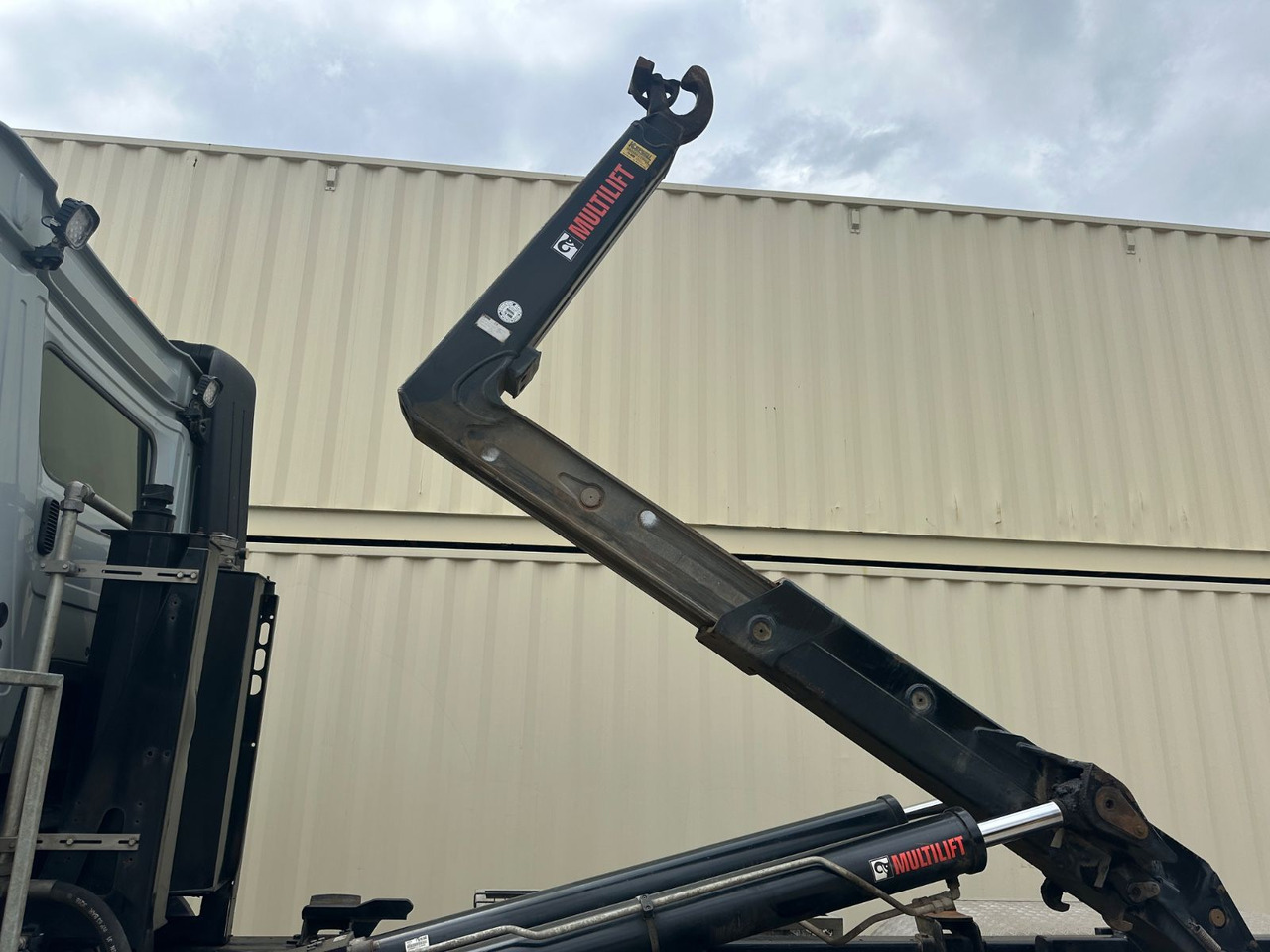 Mercedes-Benz Arocs 2643/Hiab M. /1. Hd /R.St. 3.90m/265.773KM - Kamion s kukastom dizalicom: slika Mercedes-Benz Arocs 2643/Hiab M. /1. Hd /R.St. 3.90m/265.773KM - Kamion s kukastom dizalicom Mercedes-Benz Arocs 2643/Hiab M. /1. Hd /R.St. 3.90m/265.773KM - Kamion s kukastom dizalicom: slika Mercedes-Benz Arocs 2643/Hiab M. /1. Hd /R.St. 3.90m/265.773KM - Kamion s kukastom dizalicom