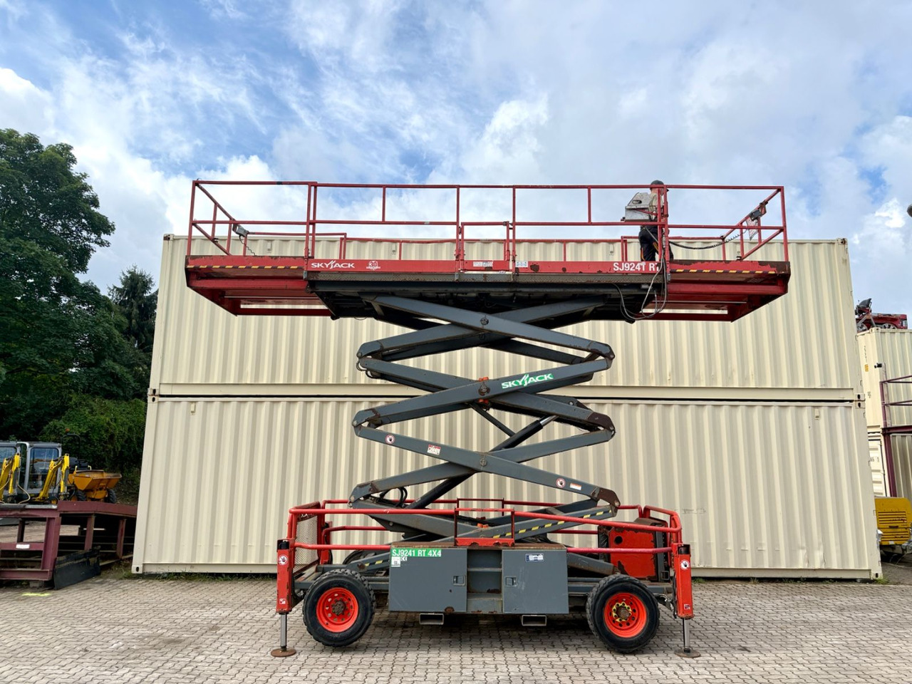 Skyjack SJ9241 4x4 Diesel / 14.5 Meter / 2015 BJ - Podizna platforma montirana na kamion: slika Skyjack SJ9241 4x4 Diesel / 14.5 Meter / 2015 BJ - Podizna platforma montirana na kamion Skyjack SJ9241 4x4 Diesel / 14.5 Meter / 2015 BJ - Podizna platforma montirana na kamion: slika Skyjack SJ9241 4x4 Diesel / 14.5 Meter / 2015 BJ - Podizna platforma montirana na kamion