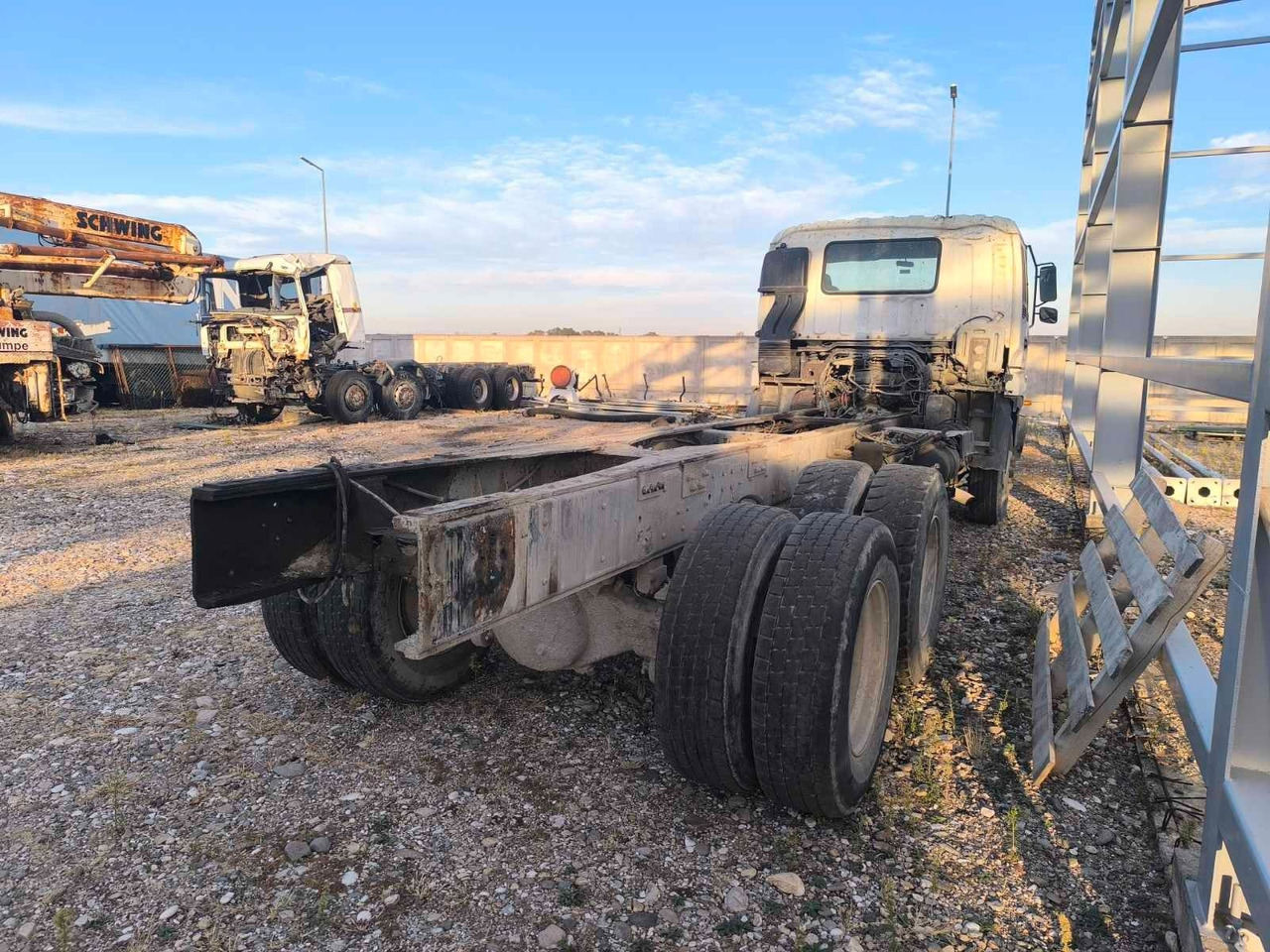 Isuzu 2.8 CXZ 81 - Kamion-šasija: slika  Isuzu 2.8 CXZ 81 - Kamion-šasija Isuzu 2.8 CXZ 81 - Kamion-šasija: slika  Isuzu 2.8 CXZ 81 - Kamion-šasija