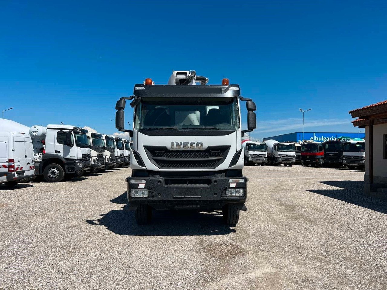 Iveco TRAKKER 500 CIFA MAGNUM MK32L - Beton pumpa: slika Iveco TRAKKER 500 CIFA MAGNUM MK32L - Beton pumpa Iveco TRAKKER 500 CIFA MAGNUM MK32L - Beton pumpa: slika Iveco TRAKKER 500 CIFA MAGNUM MK32L - Beton pumpa