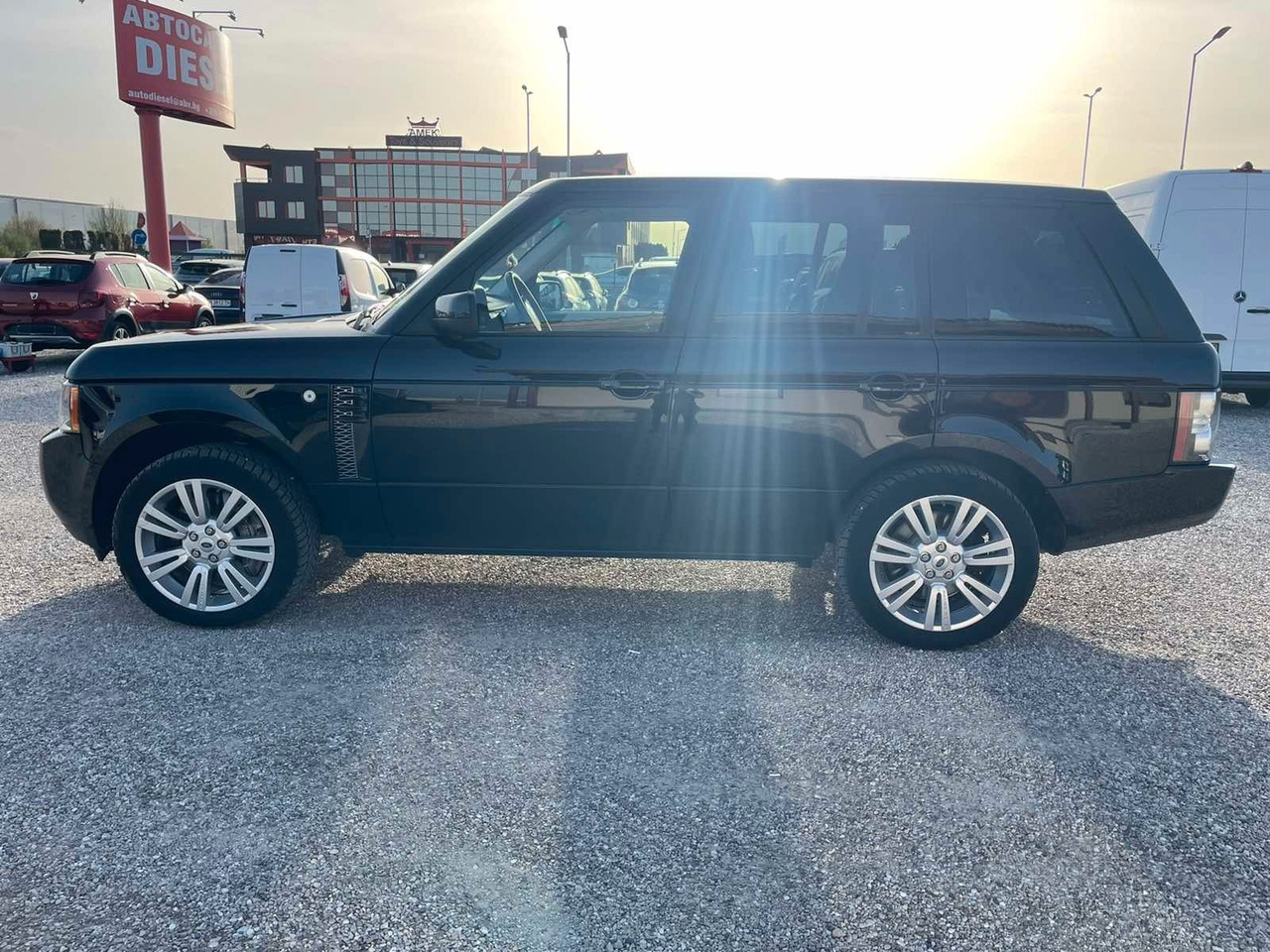 Land Rover Range Rover Vogue 4.4 TDV8 - SUV: slika Land Rover Range Rover Vogue 4.4 TDV8 - SUV Land Rover Range Rover Vogue 4.4 TDV8 - SUV: slika Land Rover Range Rover Vogue 4.4 TDV8 - SUV