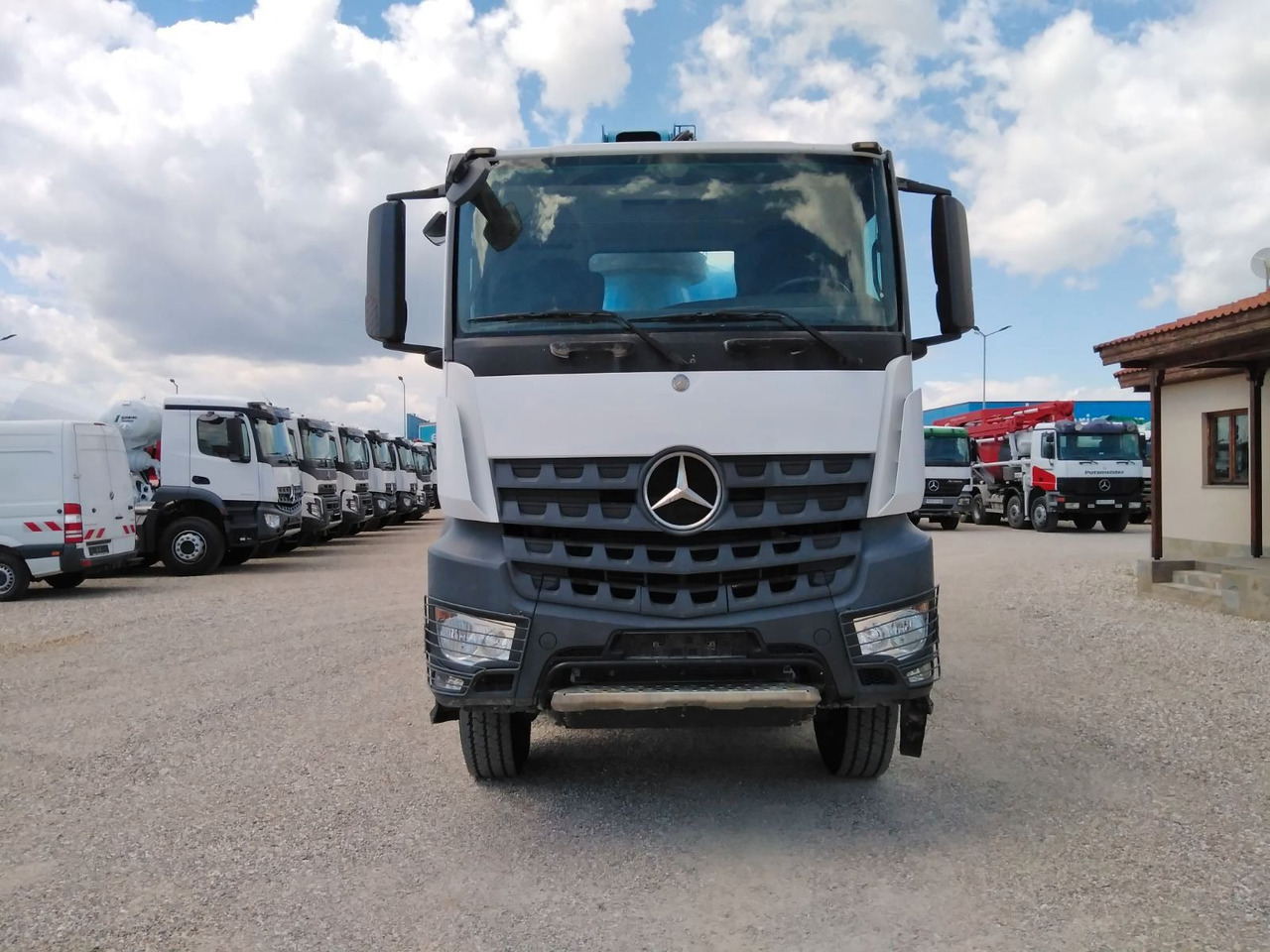 Mercedes-Benz AROCS 4140 CIFA MAGNUM MK28.4L 8X6 - Beton pumpa: slika Mercedes-Benz AROCS 4140 CIFA MAGNUM MK28.4L 8X6 - Beton pumpa Mercedes-Benz AROCS 4140 CIFA MAGNUM MK28.4L 8X6 - Beton pumpa: slika Mercedes-Benz AROCS 4140 CIFA MAGNUM MK28.4L 8X6 - Beton pumpa