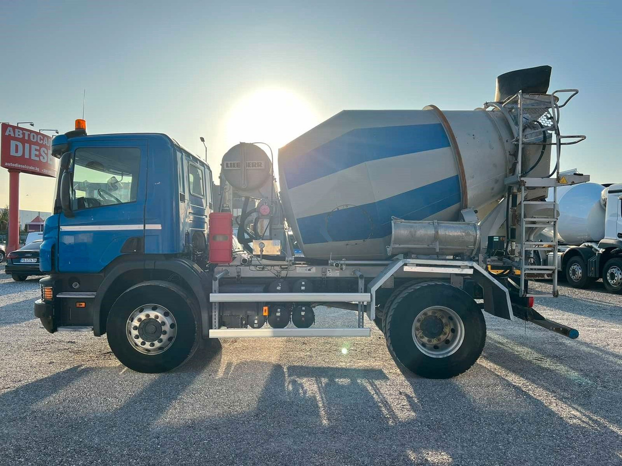 Scania P320 LIEBHERR 4M3 - Automješalica: slika Scania P320 LIEBHERR 4M3 - Automješalica Scania P320 LIEBHERR 4M3 - Automješalica: slika Scania P320 LIEBHERR 4M3 - Automješalica