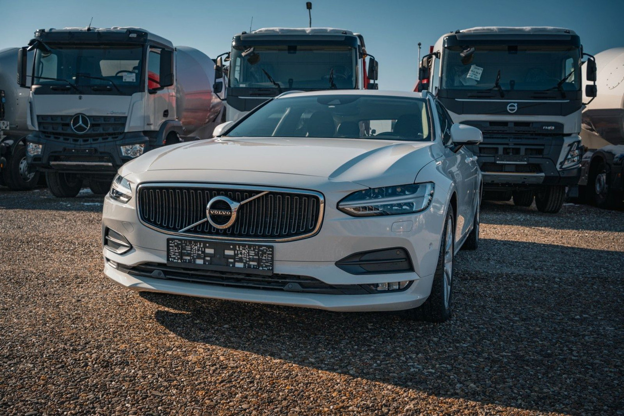 Volvo V90 D4 Momentum 2.0D - Karavan: slika  Volvo V90 D4 Momentum 2.0D - Karavan Volvo V90 D4 Momentum 2.0D - Karavan: slika  Volvo V90 D4 Momentum 2.0D - Karavan