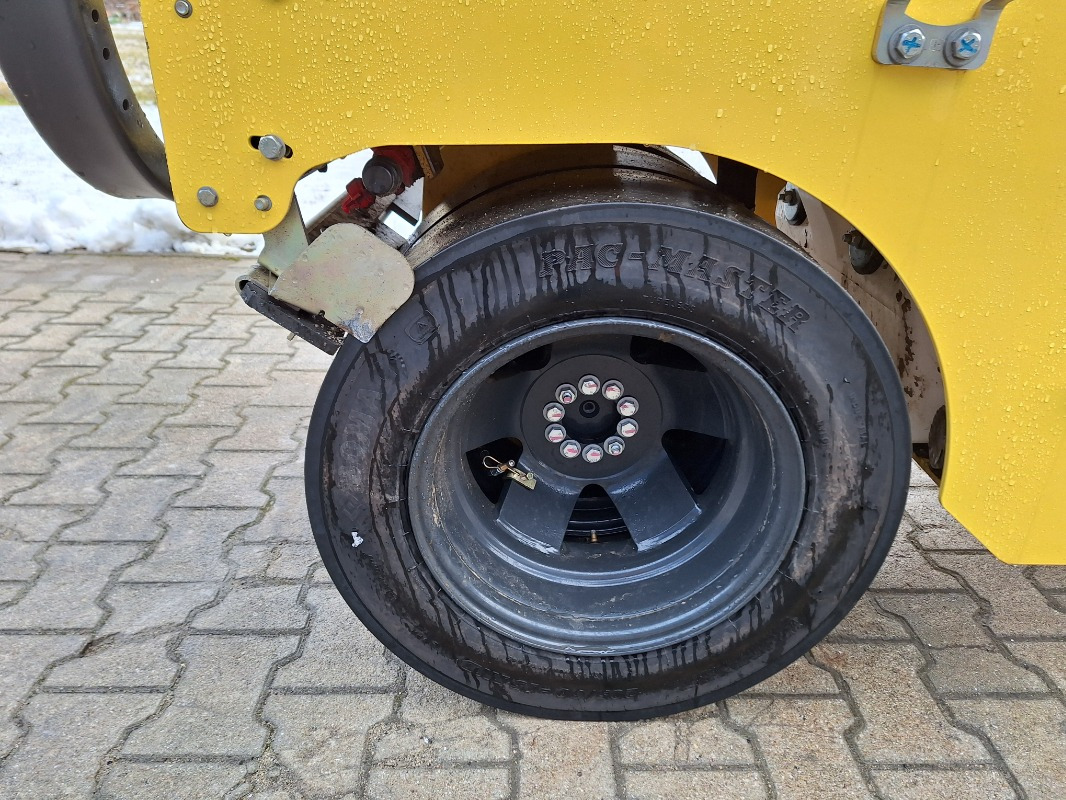 BOMAG DE BW 100 AC-5 Stage V/Tier 4f - Valjak: slika BOMAG DE BW 100 AC-5 Stage V/Tier 4f - Valjak BOMAG DE BW 100 AC-5 Stage V/Tier 4f - Valjak: slika BOMAG DE BW 100 AC-5 Stage V/Tier 4f - Valjak