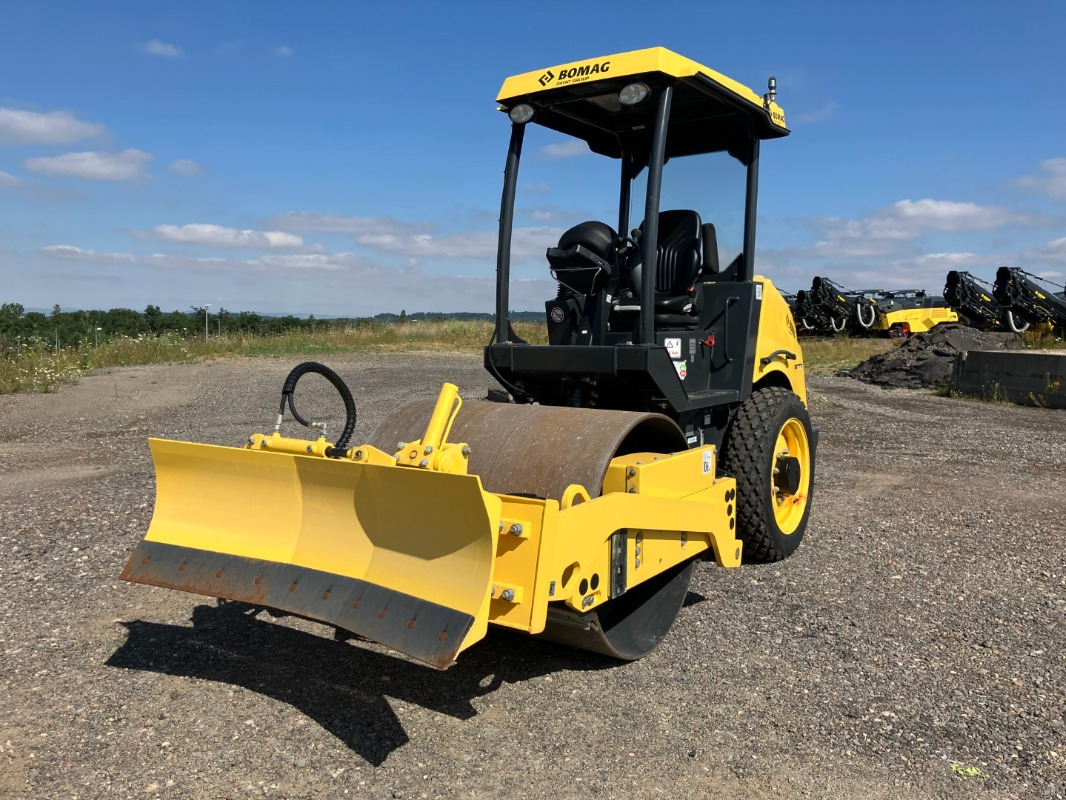 BOMAG DE BW 124 DH-5 Stage V/Tier 4f - Valjak: slika BOMAG DE BW 124 DH-5 Stage V/Tier 4f - Valjak BOMAG DE BW 124 DH-5 Stage V/Tier 4f - Valjak: slika BOMAG DE BW 124 DH-5 Stage V/Tier 4f - Valjak