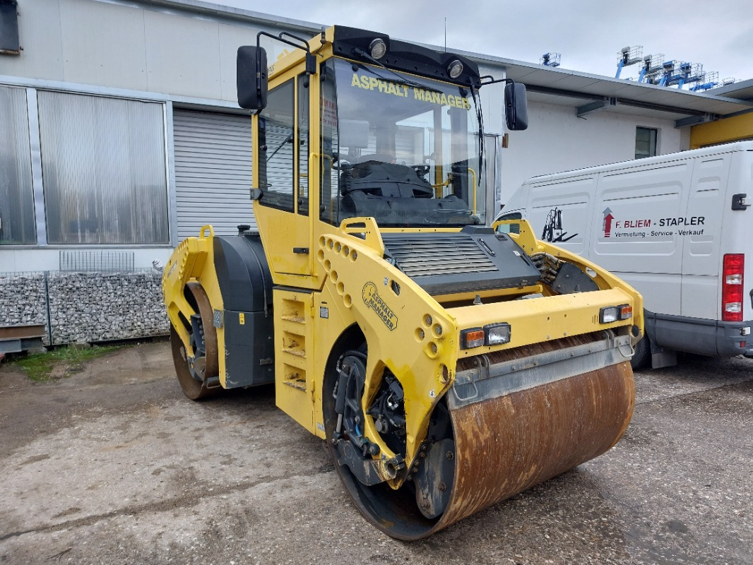 Valjak BOMAG DE BW 151 AD-4 AM Tier 3: slika Valjak BOMAG DE BW 151 AD-4 AM Tier 3 Valjak BOMAG DE BW 151 AD-4 AM Tier 3: slika Valjak BOMAG DE BW 151 AD-4 AM Tier 3