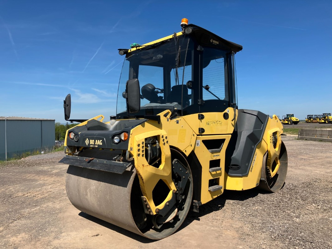 BOMAG DE BW 161 AD-5 Stage IIIb/Tier 4i - Cestovni valjak: slika BOMAG DE BW 161 AD-5 Stage IIIb/Tier 4i - Cestovni valjak BOMAG DE BW 161 AD-5 Stage IIIb/Tier 4i - Cestovni valjak: slika BOMAG DE BW 161 AD-5 Stage IIIb/Tier 4i - Cestovni valjak