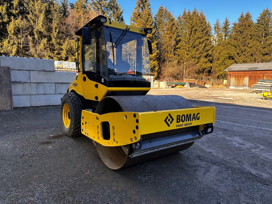 BOMAG DE BW 177 DH-5 Stage V/Tier 4f - Kompaktor: slika BOMAG DE BW 177 DH-5 Stage V/Tier 4f - Kompaktor BOMAG DE BW 177 DH-5 Stage V/Tier 4f - Kompaktor: slika BOMAG DE BW 177 DH-5 Stage V/Tier 4f - Kompaktor