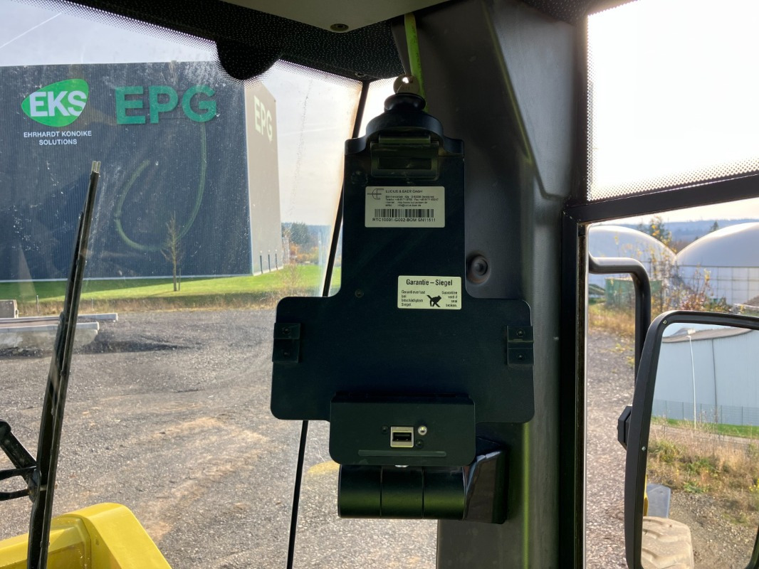 Valjak BOMAG DE BW 226 BVC-5 Stage IIIa/Tier 3: slika Valjak BOMAG DE BW 226 BVC-5 Stage IIIa/Tier 3 Valjak BOMAG DE BW 226 BVC-5 Stage IIIa/Tier 3: slika Valjak BOMAG DE BW 226 BVC-5 Stage IIIa/Tier 3