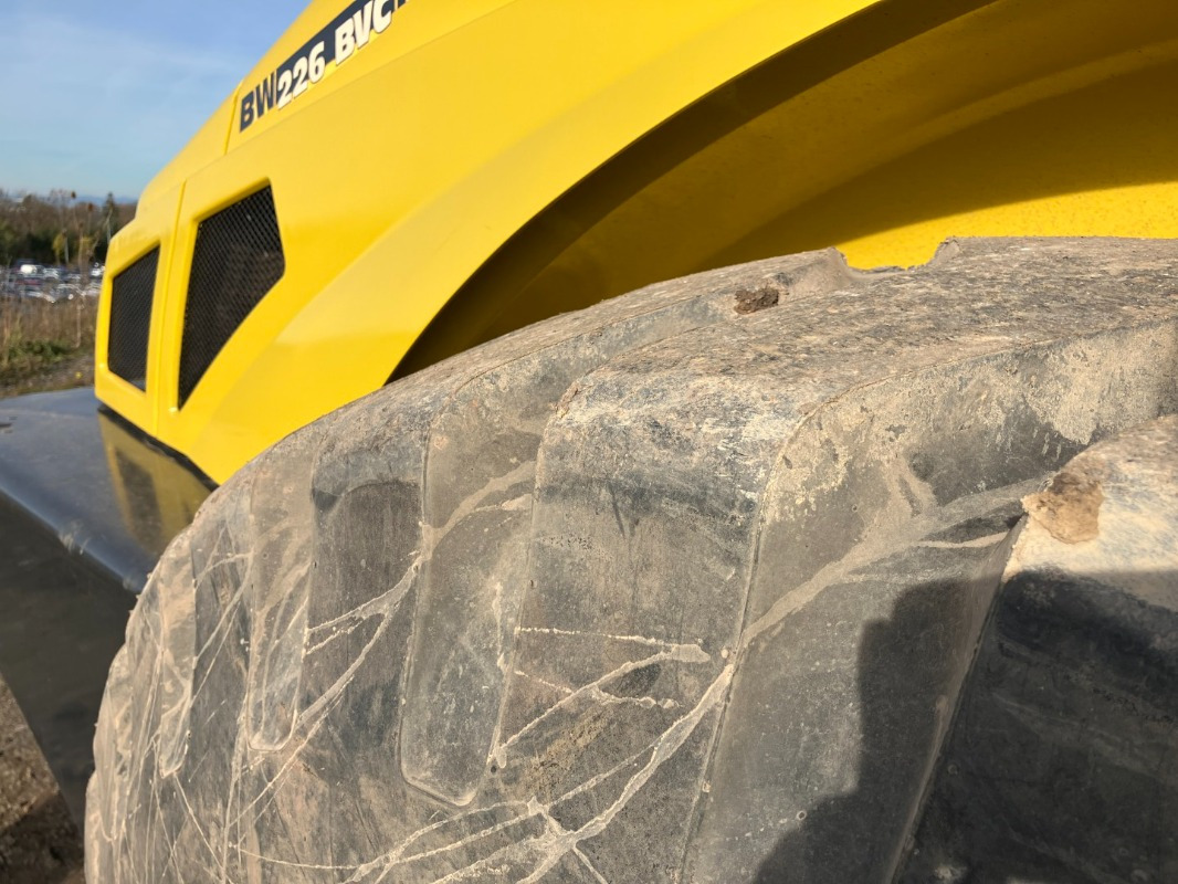 Valjak BOMAG DE BW 226 BVC-5 Stage IIIa/Tier 3: slika Valjak BOMAG DE BW 226 BVC-5 Stage IIIa/Tier 3 Valjak BOMAG DE BW 226 BVC-5 Stage IIIa/Tier 3: slika Valjak BOMAG DE BW 226 BVC-5 Stage IIIa/Tier 3