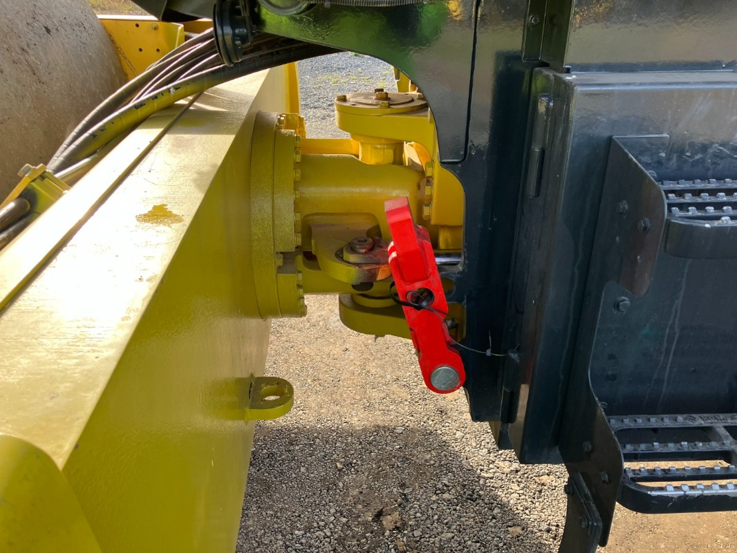 Valjak BOMAG DE BW 226 BVC-5 Stage IIIa/Tier 3: slika Valjak BOMAG DE BW 226 BVC-5 Stage IIIa/Tier 3 Valjak BOMAG DE BW 226 BVC-5 Stage IIIa/Tier 3: slika Valjak BOMAG DE BW 226 BVC-5 Stage IIIa/Tier 3