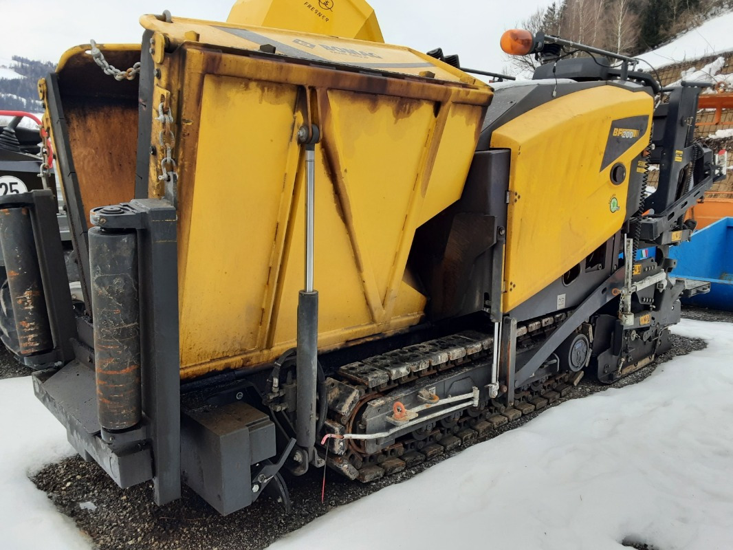 BOMAG IT BF 200 C-2 S200 TV Stage V/Tier 4f - Finišer za asfalt: slika BOMAG IT BF 200 C-2 S200 TV Stage V/Tier 4f - Finišer za asfalt BOMAG IT BF 200 C-2 S200 TV Stage V/Tier 4f - Finišer za asfalt: slika BOMAG IT BF 200 C-2 S200 TV Stage V/Tier 4f - Finišer za asfalt